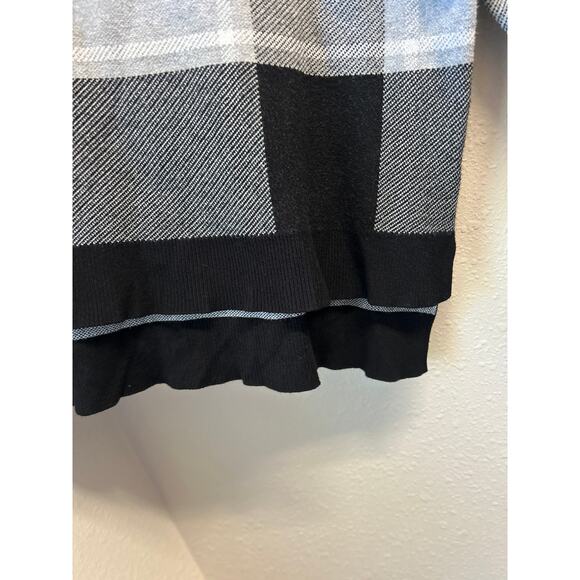 SAKS Fifth Avenue Black Gray Plaid Crew Neck High Low Box Sweater Size Medium - Picture 6 of 9